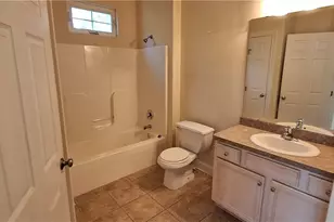 26736 Rue Saint Anne Ct, Warrensville Heights, OH 44128 - Photo 4