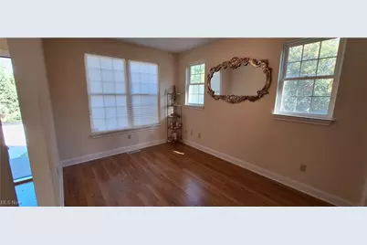 26736 Rue Saint Anne Court, Warrensville Heights, OH 44128 - Photo 2