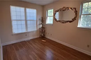 26736 Rue Saint Anne Ct, Warrensville Heights, OH 44128 - Photo 2