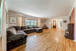 3153 Eastwick Dr, Cleveland Heights, OH 44118 - Photo 6