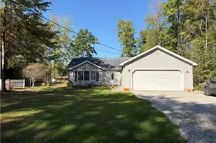 2073 S Park Ln, Roaming Shores, OH 44084 - Photo 2