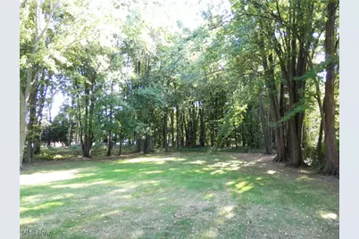 37818 Lake Shore Boulevard, Eastlake, OH 44095 - Photo 4