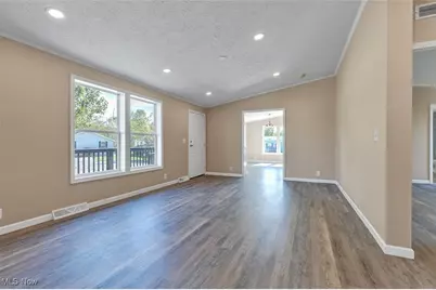 8929 Falcon Drive, Streetsboro, OH 44241 - Photo 4