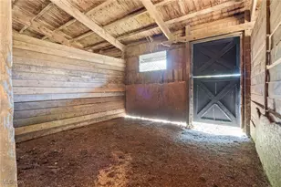 1043 Krumroy Rd, Akron, OH 44306 - Photo 34