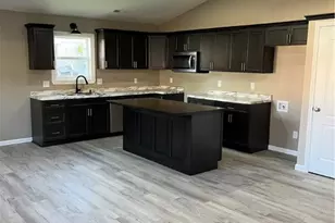 315 S Wallace St, Uhrichsville, OH 44683 - Photo 2