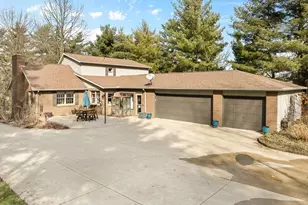 853 Fairway Dr, Alliance, OH 44601 - Photo 2