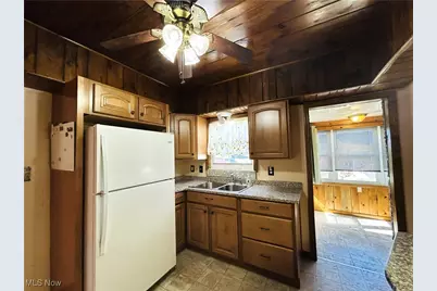 141 Cleveland Road, Weirton, WV 26062 - Photo 8