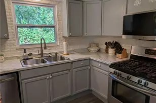 1494 Hilton Dr, Akron, OH 44313 - Photo 8