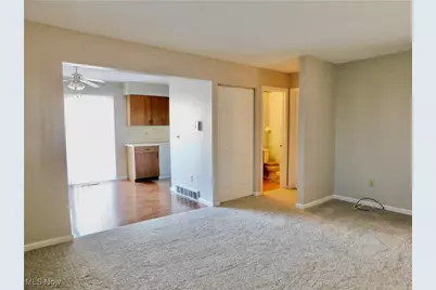 1246 W Maple Street #4A, North Canton, OH 44720 - Photo 8