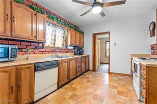 1821 Wallace Ave NE, Canton, OH 44705 - Photo 8