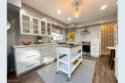 284 Kenilworth Drive, Akron, OH 44313 - Photo 8