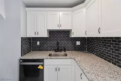 317 E 44th Street, Lorain, OH 44052 - Photo 10