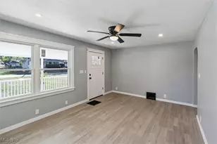 317 E 44th St, Lorain, OH 44052 - Photo 6