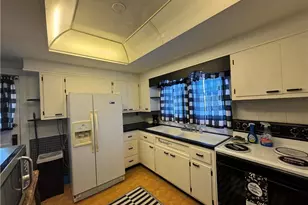 112 Parshall Ave, St Clairsville, OH 43950 - Photo 8