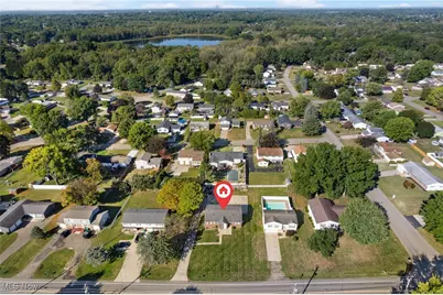 703 Perry Drive NW, Canton, OH 44708 - Photo 6
