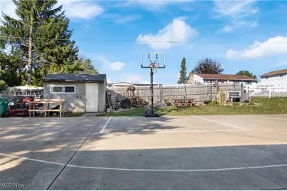 703 Perry Drive NW, Canton, OH 44708 - Photo 10