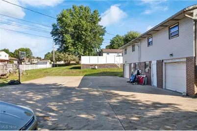 703 Perry Drive NW, Canton, OH 44708 - Photo 8