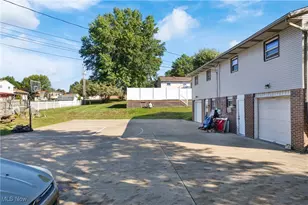 703 Perry Dr NW, Canton, OH 44708 - Photo 8