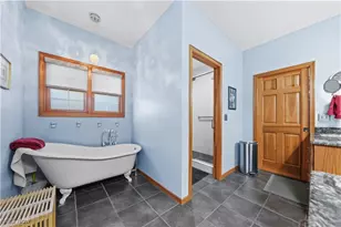 2011 E Swan Lake Cir, Kent, OH 44240 - Photo 24