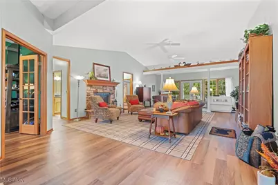 2011 E Swan Lake Circle, Kent, OH 44240 - Photo 6