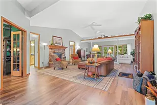 2011 E Swan Lake Cir, Kent, OH 44240 - Photo 6