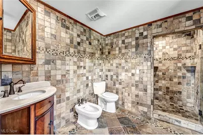 10640 Bayshire Trail, Kirtland, OH 44094 - Photo 32