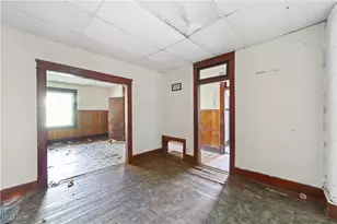 911 W 9th St, Lorain, OH 44052 - Photo 2