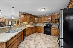 48221 Rice Rd, Amherst, OH 44001 - Photo 12