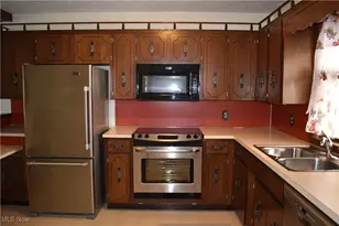 2530 Monnie Pl, Zanesville, OH 43701 - Photo 2