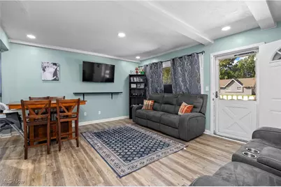 4272 Brockley Avenue, Sheffield Lake, OH 44054 - Photo 4