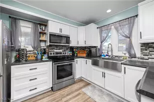 4272 Brockley Ave, Sheffield Lake, OH 44054 - Photo 8