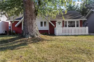 4272 Brockley Ave, Sheffield Lake, OH 44054 - Photo 2