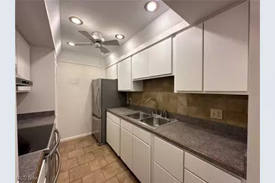 42 Gloucester Court #3A, Akron, OH 44313 - Photo 2