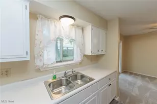 738 W Shore Blvd, Sheffield Lake, OH 44054 - Photo 28