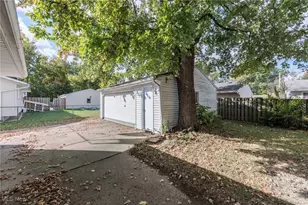 738 W Shore Blvd, Sheffield Lake, OH 44054 - Photo 6