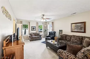 262 Teal Cir, Akron, OH 44319 - Photo 8