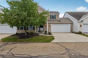 262 Teal Cir, Akron, OH 44319 - Photo 2