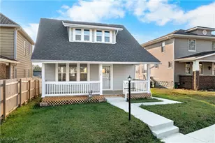 338 Woodlawn Ave, Cambridge, OH 43725 - Photo 1