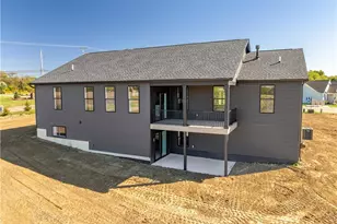 525 Gentlebrook Blvd SW, Hartville, OH 44632 - Photo 4