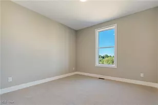 525 Gentlebrook Blvd SW, Hartville, OH 44632 - Photo 28