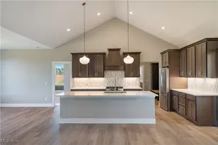 525 Gentlebrook Blvd SW, Hartville, OH 44632 - Photo 20