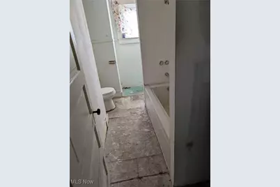 425 Fulton Drive NW, Canton, OH 44703 - Photo 4