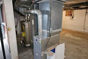 1048 Murray Ave, Akron, OH 44310 - Photo 18