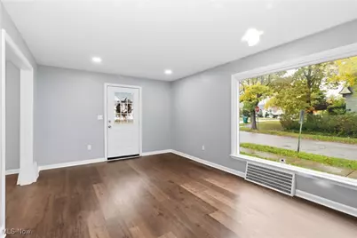 5165 Camden Road, Maple Heights, OH 44137 - Photo 6