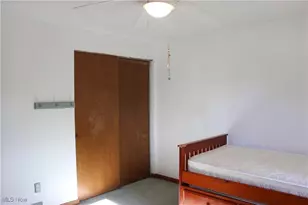 2424 Waynesburg Dr SE, Canton, OH 44707 - Photo 22