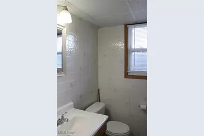 2424 Waynesburg Drive SE, Canton, OH 44707 - Photo 30