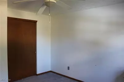 2424 Waynesburg Drive SE, Canton, OH 44707 - Photo 24