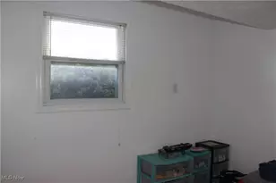 2424 Waynesburg Dr SE, Canton, OH 44707 - Photo 32