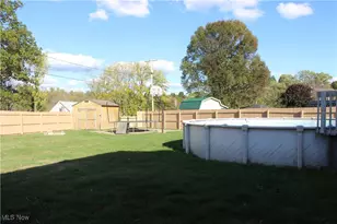 2424 Waynesburg Dr SE, Canton, OH 44707 - Photo 36