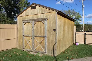 2424 Waynesburg Dr SE, Canton, OH 44707 - Photo 40